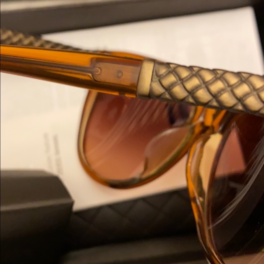 Bottega Veneta Lady Sunglasses - Picture 15 of 15